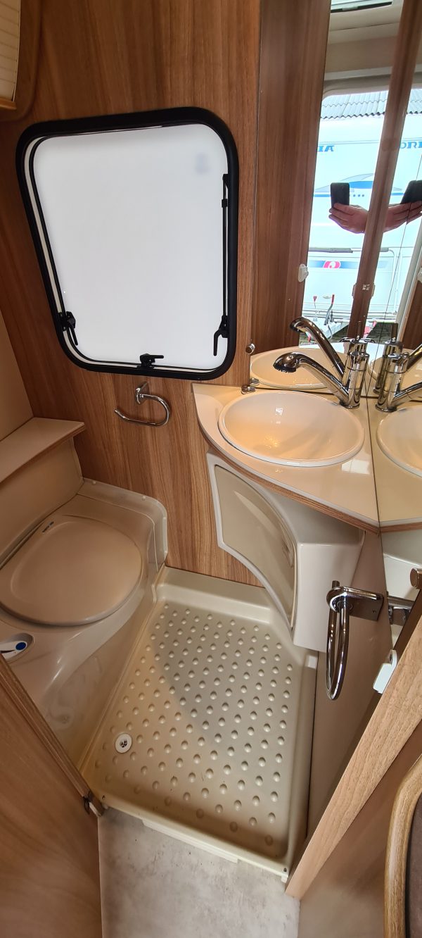 Caravelair Allegra 400 Mover / Voortent 2014 - Afbeelding 4